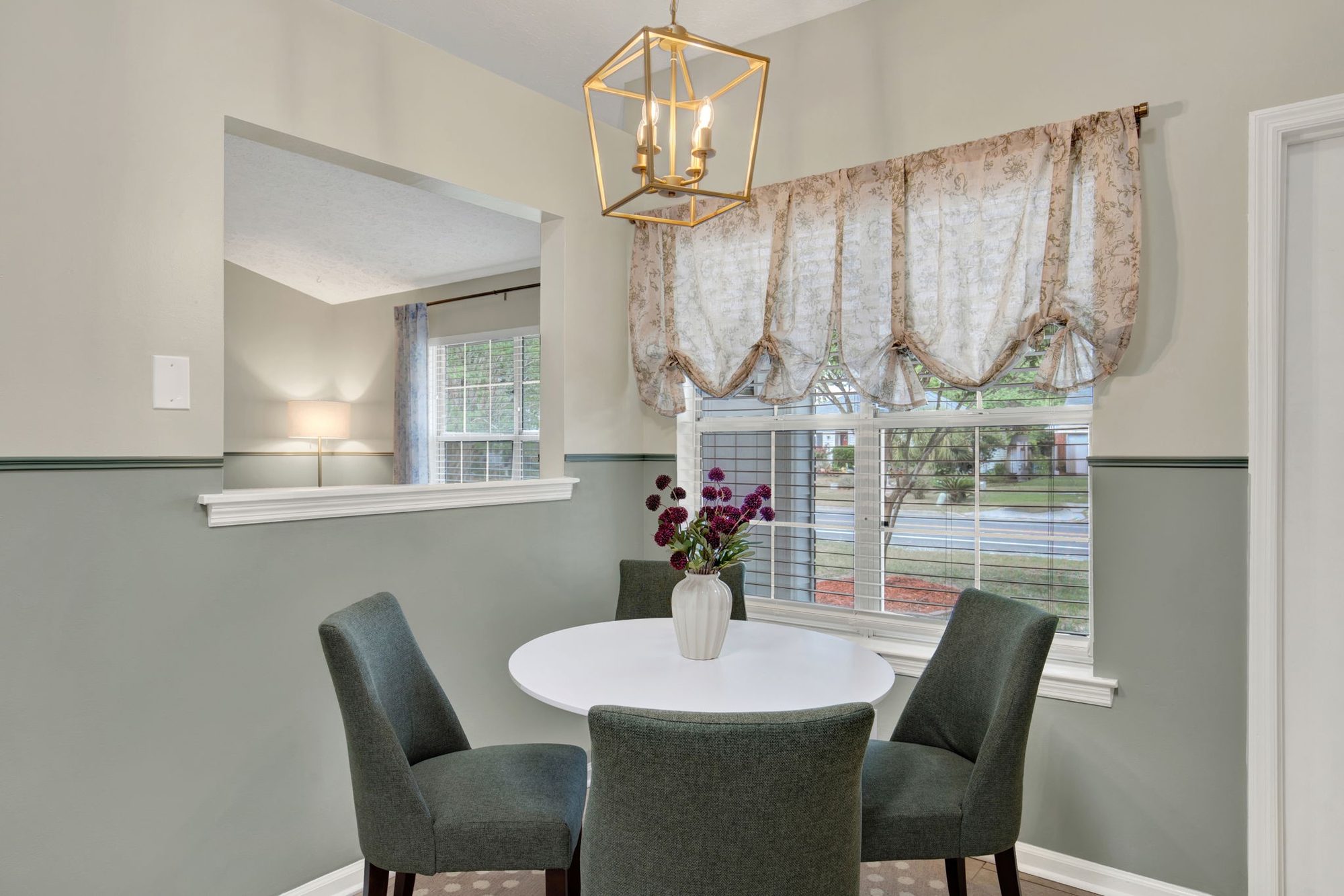 Breakfast Nook at Mossy Tides Retreat