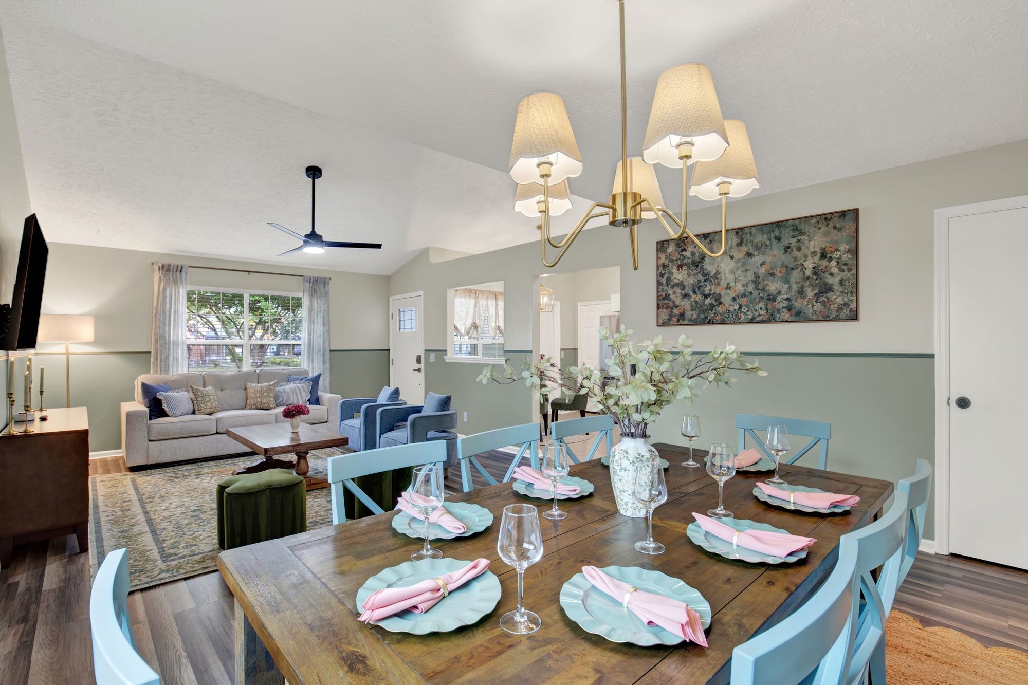 Dining area at Mossy Tides Retreat vacation home near Tybee Island