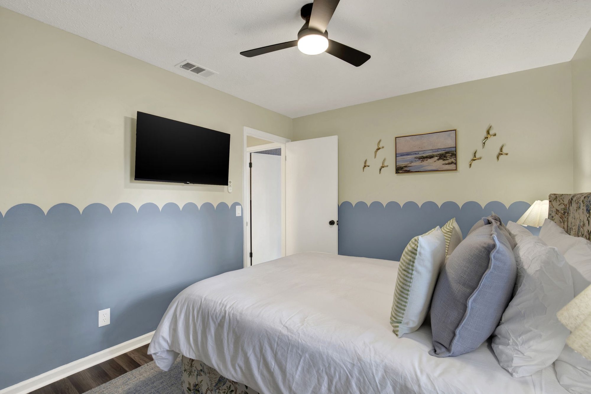 Queen Size Bed at Mossy Tides Retreat