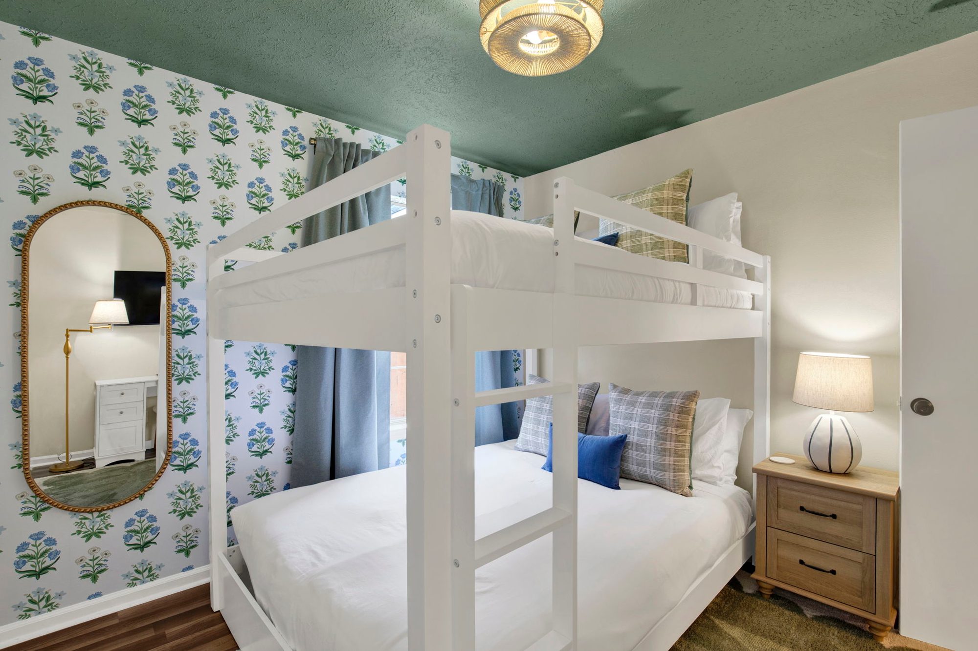 Queen bunk room at Mossy Tides Retreat family vacation rental Savannah GA